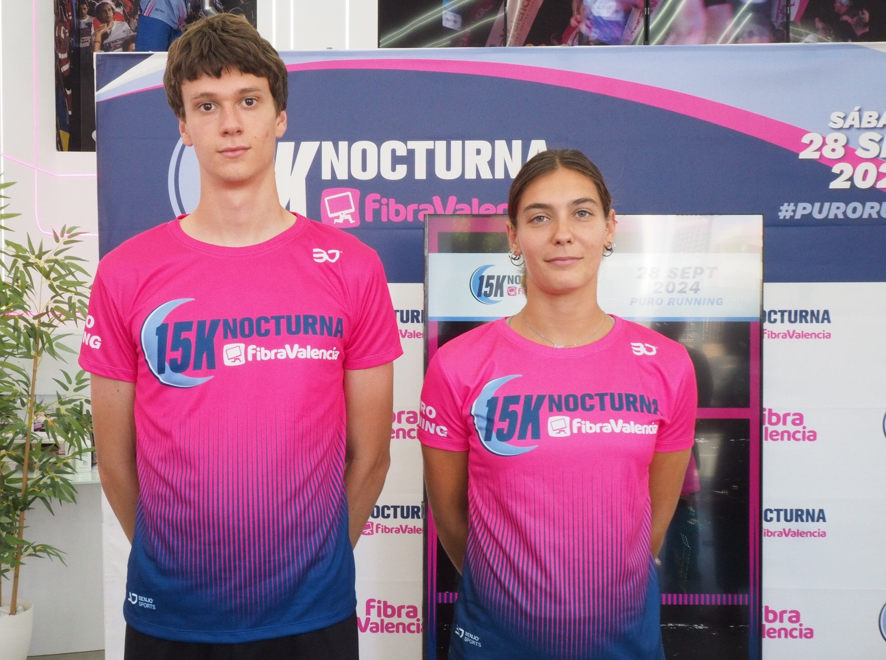 Foto presentación camiseta oficial 11ª edición 15K Nocturna FibraValencia