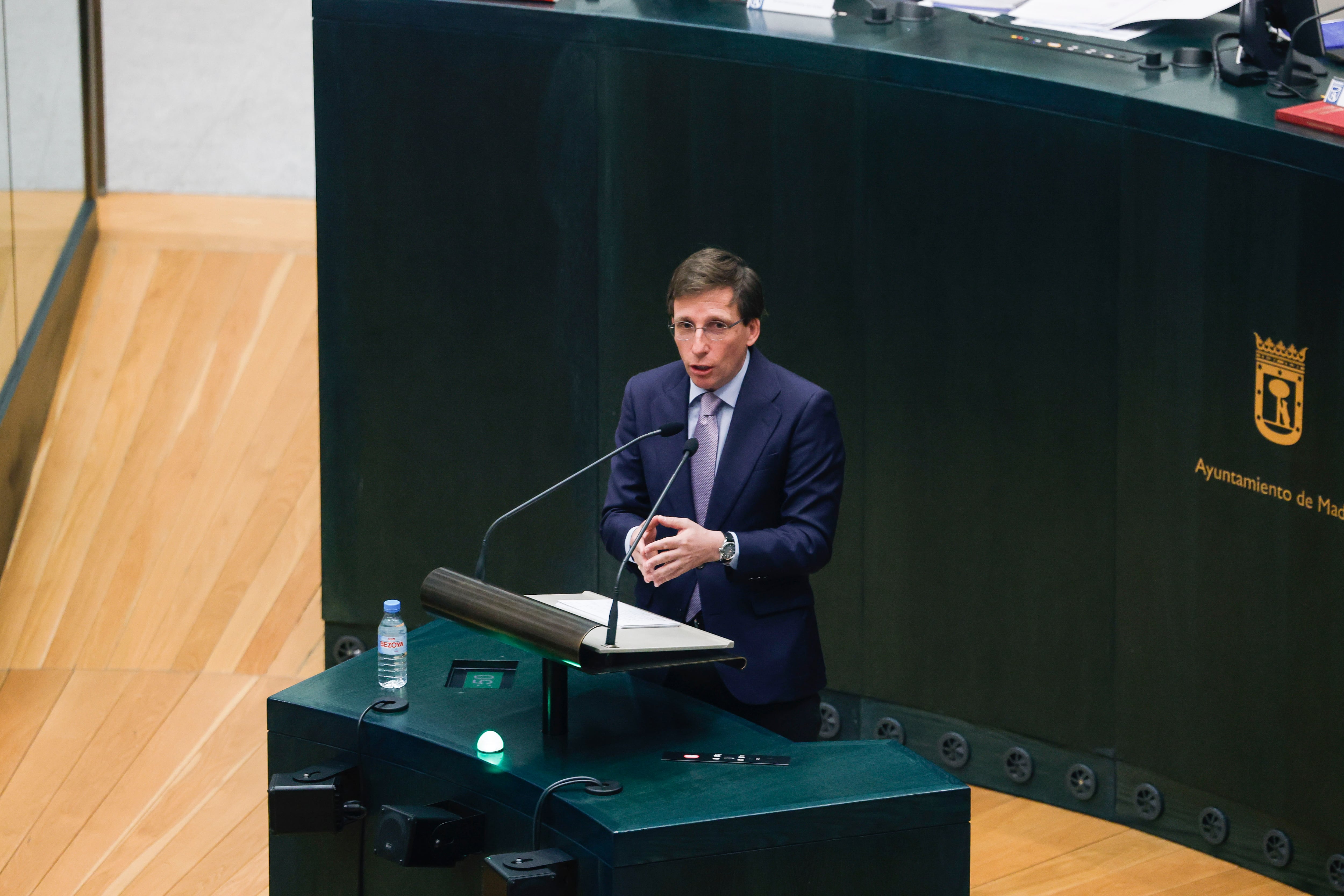 MADRID (ESPAÑA), 24/02/2026.- El alcalde de Madrid, José Luis Martínez-Almeida interviene este martes en el Pleno ordinario del Ayuntamiento. EFE/JJ Guillén