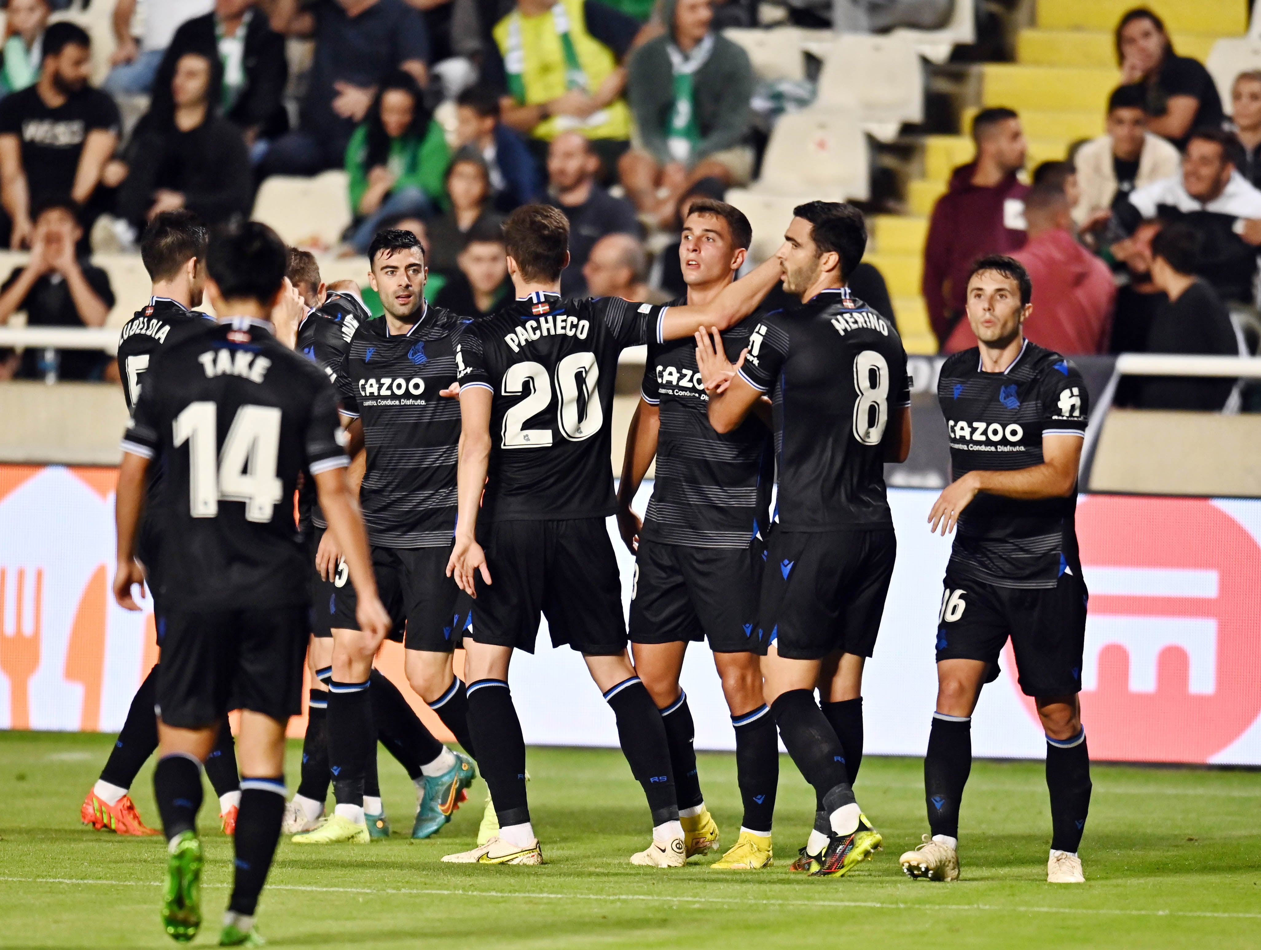 Nicosia (Cyprus), 27/10/2022.- Real Sociedad players celebrate after scoring a goal during the UEFA Europa League group E soccer match between Omonoia and Real Sociedad, in Nicosia, Cyprus, 27 October 2022. (Chipre) EFE/EPA/SAVVIDES PRESS
