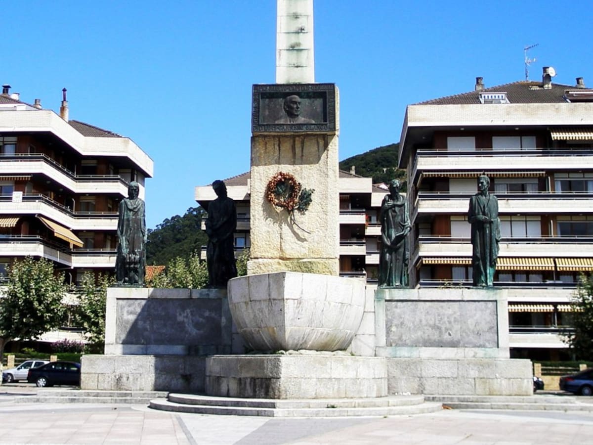 La Fiscalía de Memoria Democrática avisará otra vez a Camargo, Medio Cudeyo y Santoña por los símbolos franquistas