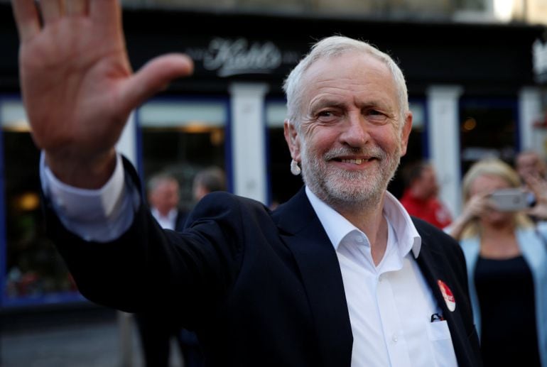 Britain&#039;s opposition Labour Party leader, Jeremy Corbyn, waves before a rally ahead of the forthcoming general election, in Glasgow, Britain June 7, 2017. REUTERS Russell Cheyne