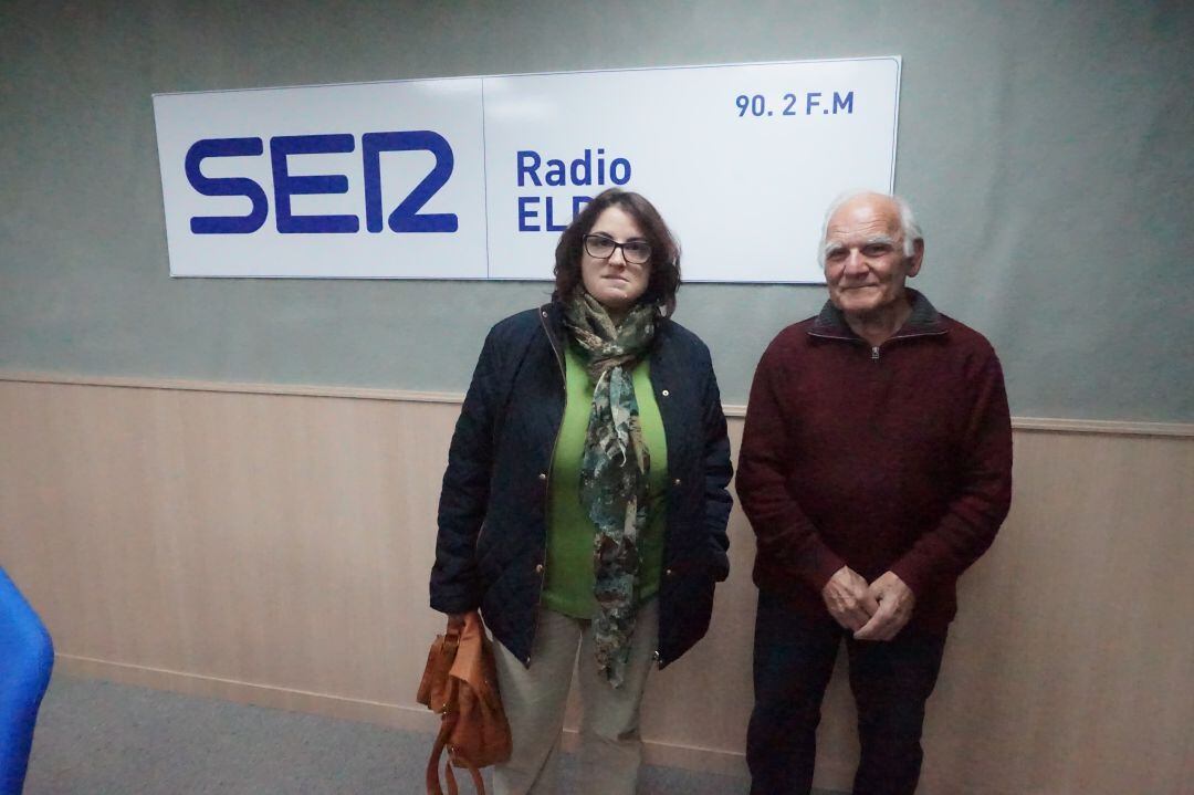 Mª Ángeles Sánchez y Martín Cutillas, miembros de la Plataforma de Afectados por las Hipotecas de Elda y Petrer