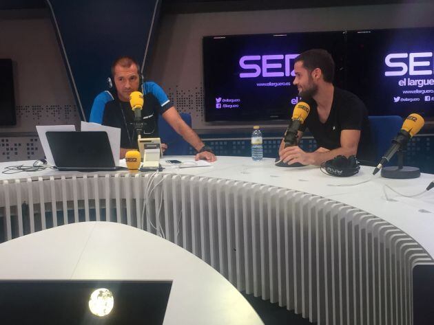 Mario Suárez durante la entrevista con Manu Carreño.