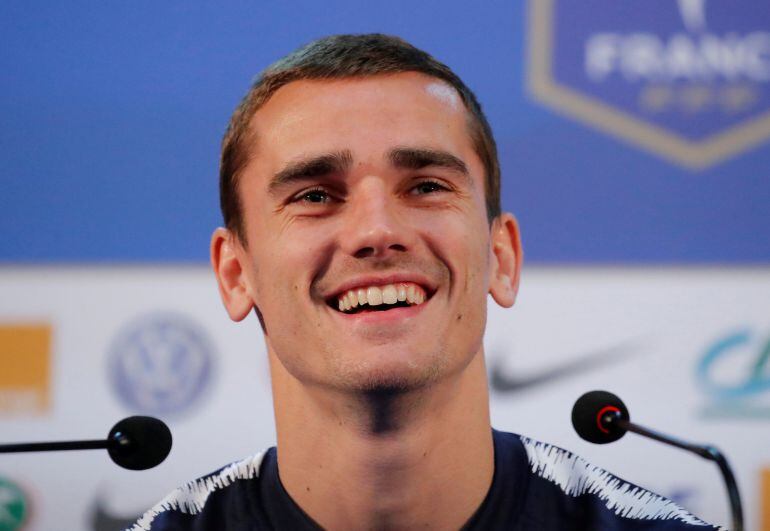 Griezmann atiende a los medios en Rusia