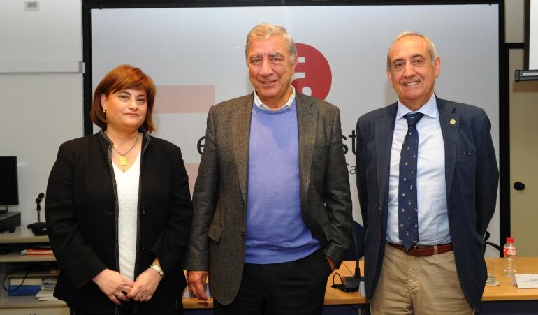 Begoña Torre, Juan Antonio Gimeno y Fernando García.