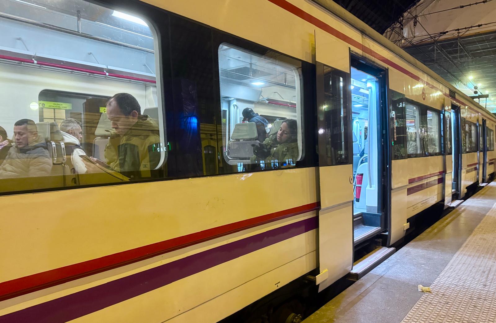 Transportes recupera el tráfico ferroviario en las líneas C1 y C2 de Cercanías Valencia