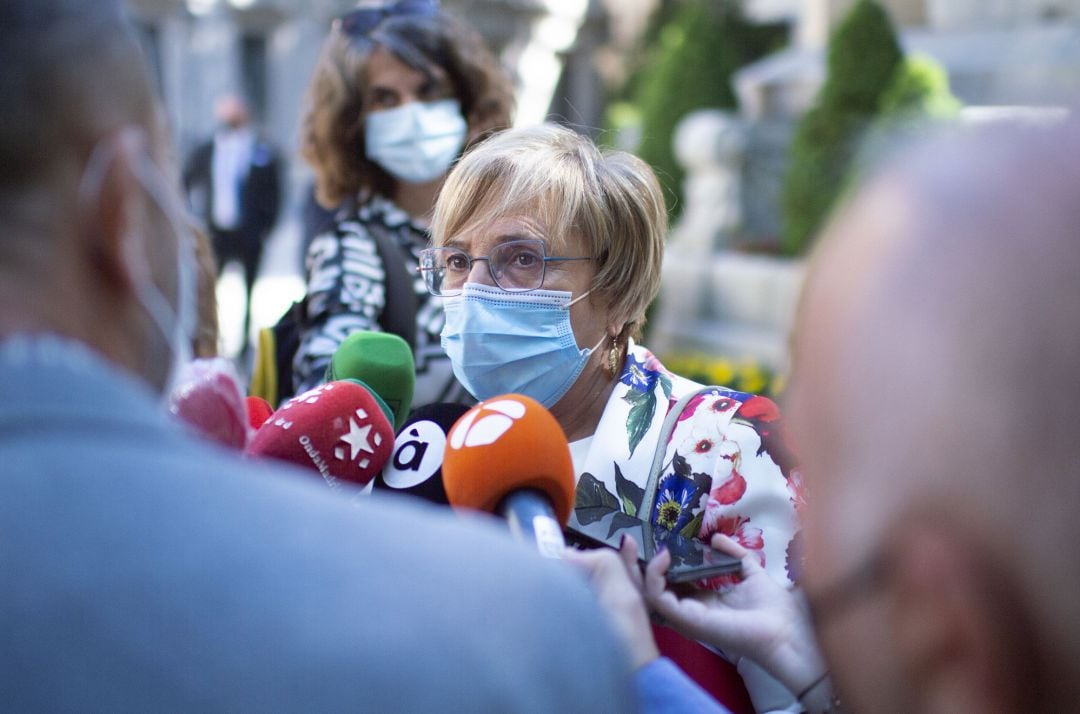 La Consellera de Sanidad de Valencia, Ana Barceló, responde a los medios antes de la celebración del primer Consejo Interterritorial del Sistema Nacional de carácter presencial desde que comenzó la pandemia, a 30 de junio de junio, en Madrid.