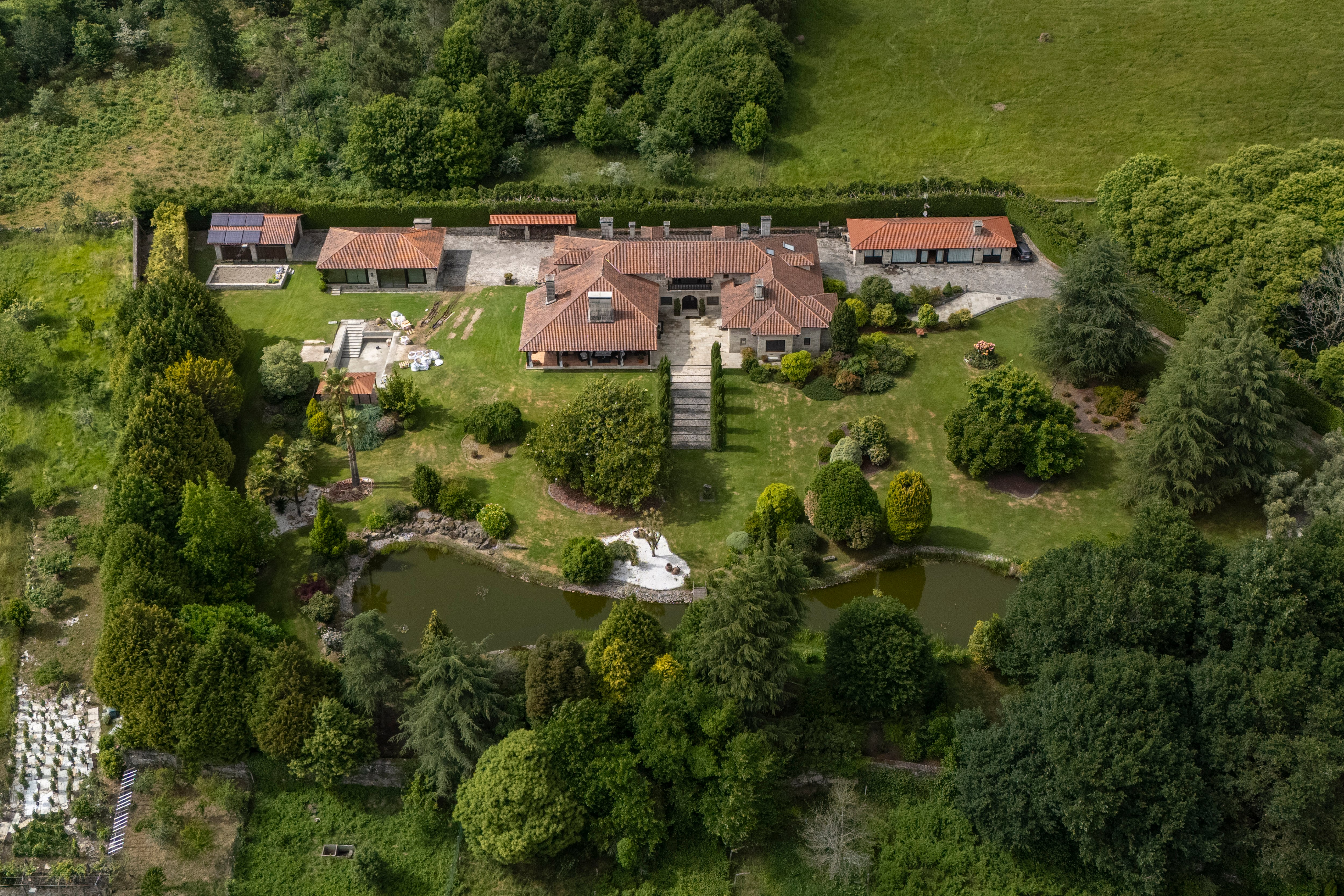 Vista aérea de la vivienda que ha comprado Julio Iglesias en Piñor.