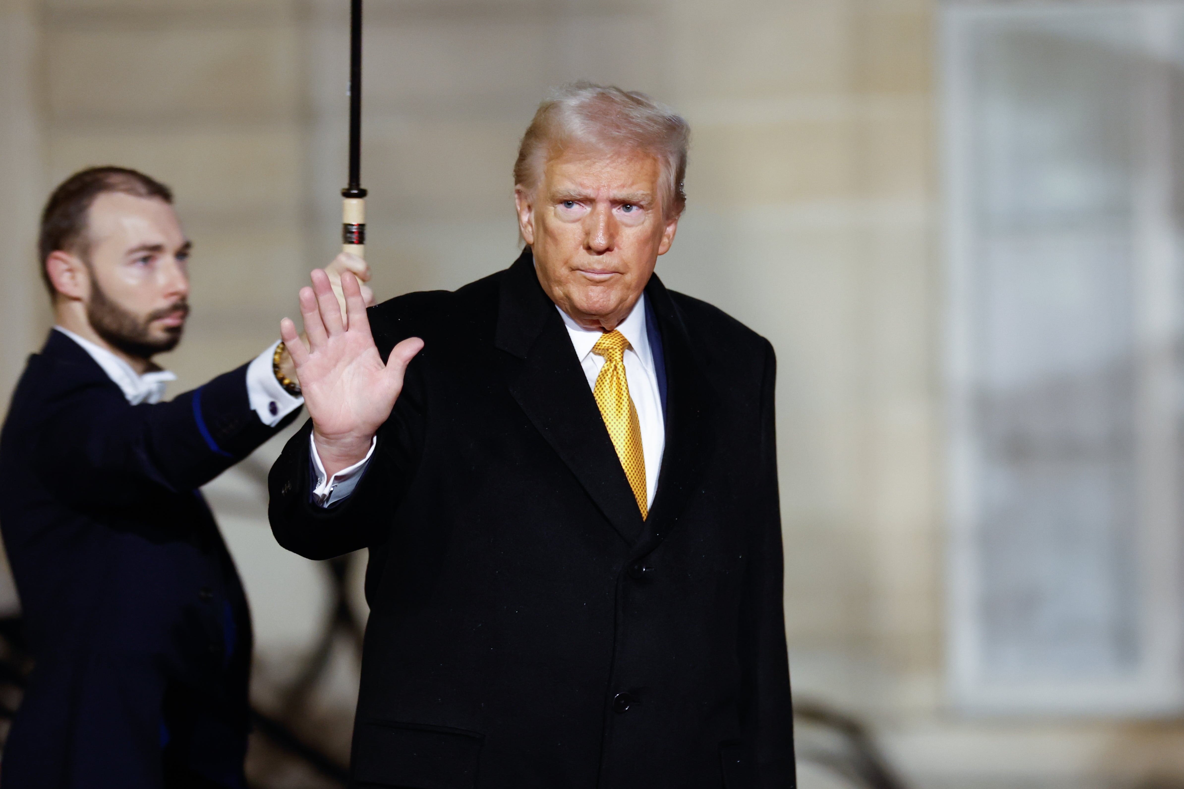 El presidente electo de Estados Unidos, Donald Trump, en el Palacio del Elíseo en París (Francia)