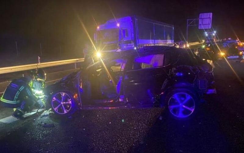 Estado en que quedó, tras el accidente, el coche policial de incógnito que conducía Manu