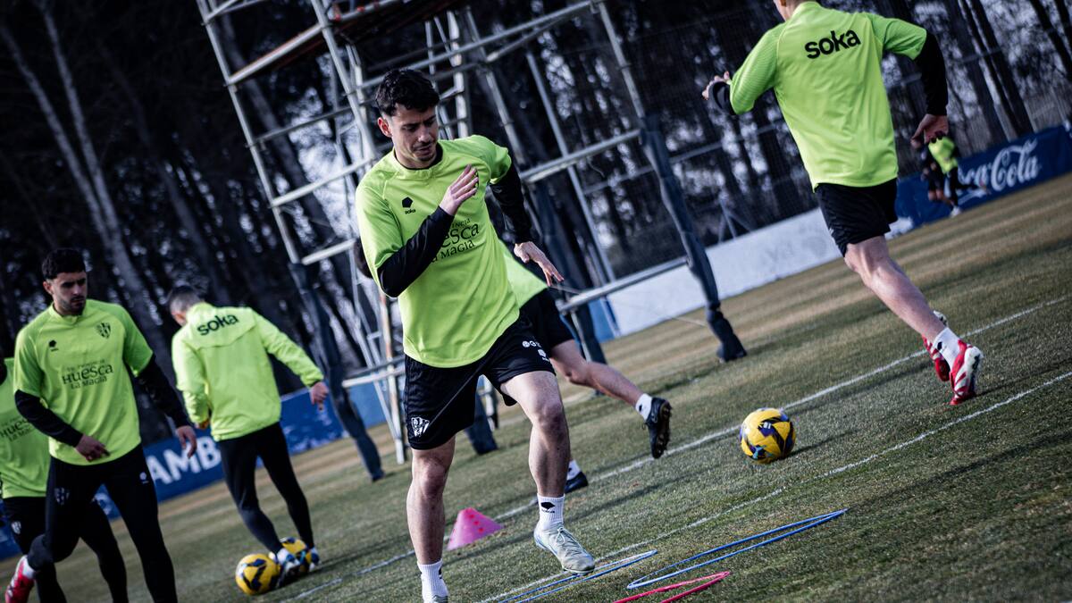 Toni Abad habla de la visita de la SD Huesca a Coruña y de la marcha del equipo
