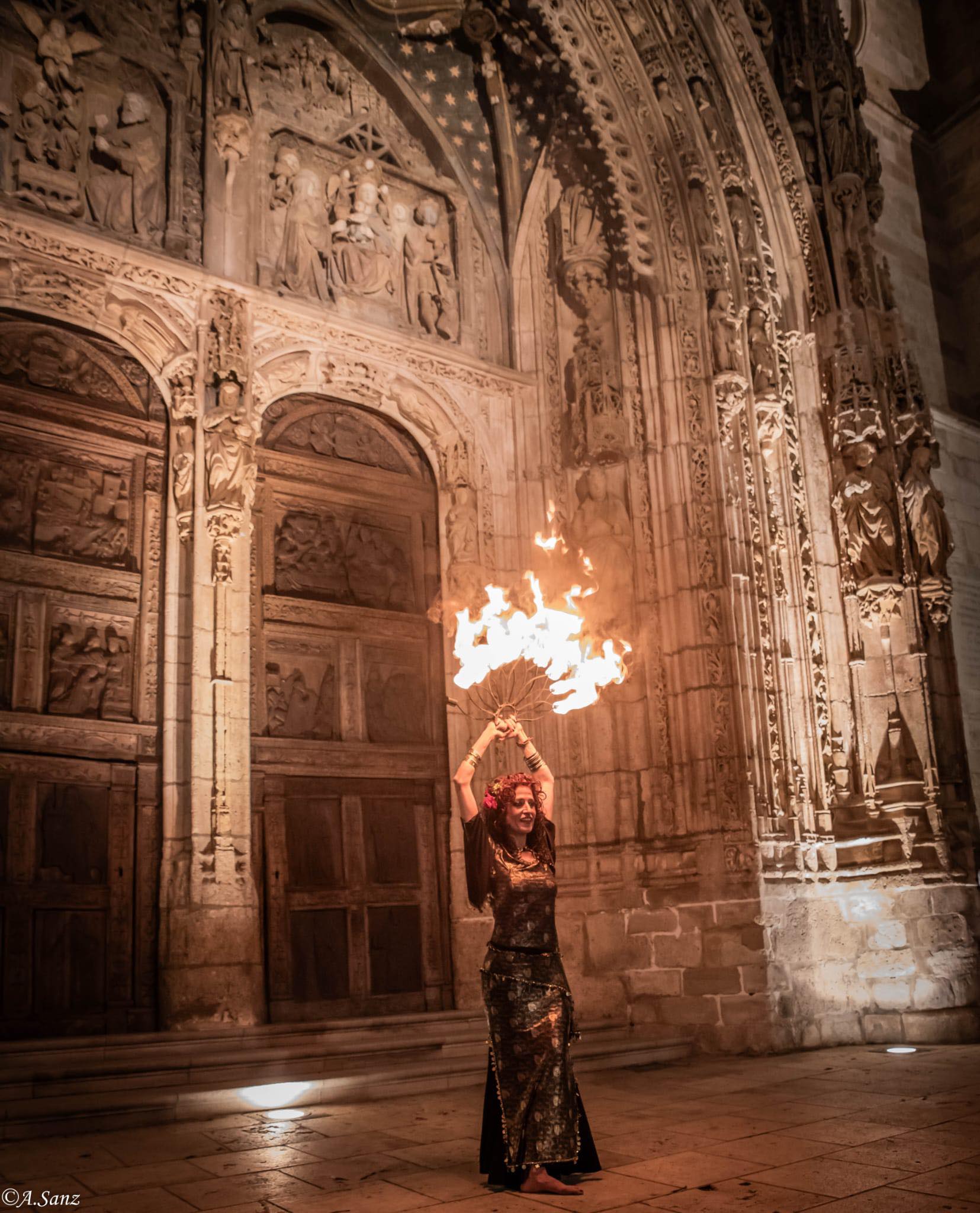 Imagen del espectáculo flamenco de danza y fuego que sirvió de broche a esta jornada