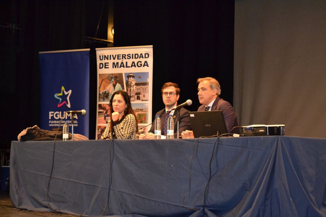 Beatriz Lacomba; Ángel Martínez y Antonio María Lara en el acto inaugural de la jornada