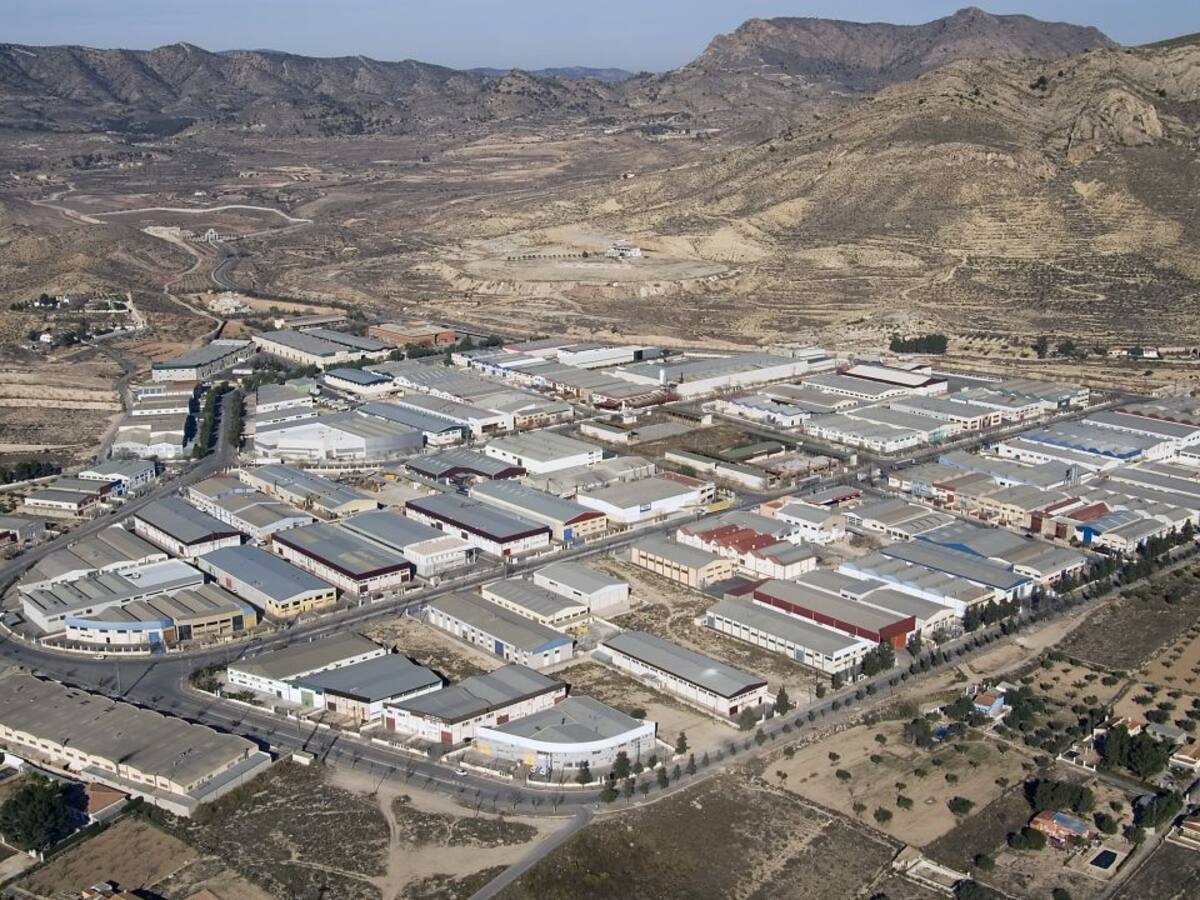 Elda llevará a cabo una reurbanización integral de la calle Alemania del Polígono Industrial Campo Alto