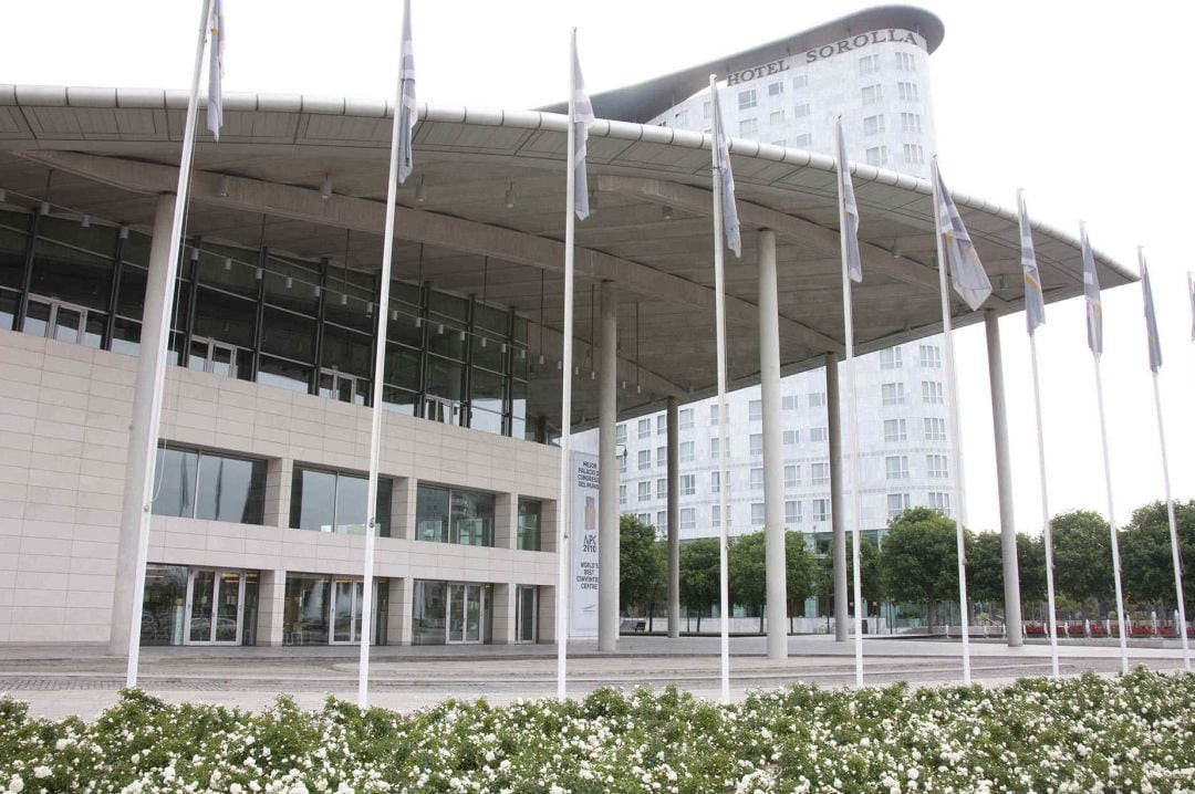 Entrada principal del Palacio de Congresos de València.