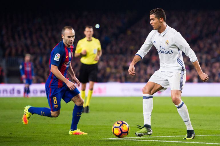 Iniesta y Cristiano, en el Camp Nou