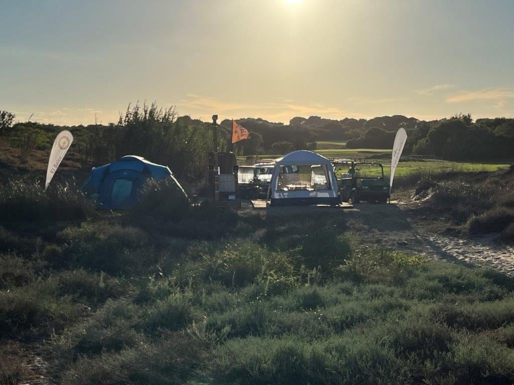 Voluntarios velarán día y noche los 101 huevos de tortuga en las tiendas de campaña junto al Parador de El Saler