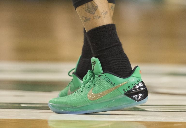 Detalle de las zapatillas de Isaiah Thomas