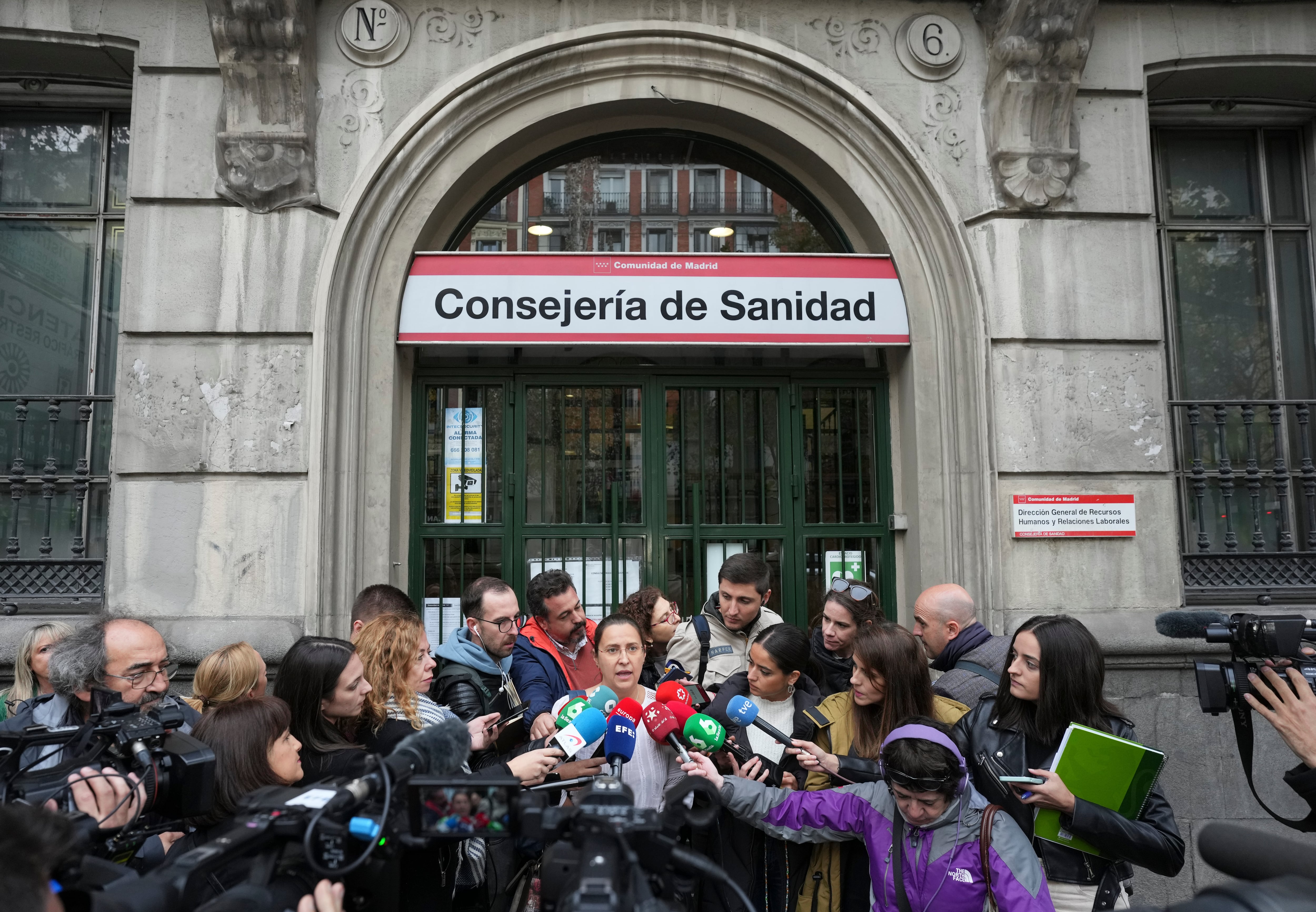 La secretaria general de Amyts, Ángela Hernández,  tras la reunión celebrada con la Consejería de Cultura