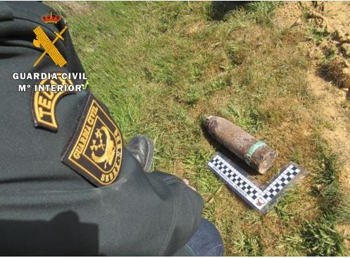 Proyectil de la Guerra Civil hallado en Villalón de Campos (Valladolid). - GUARDIA CIVIL