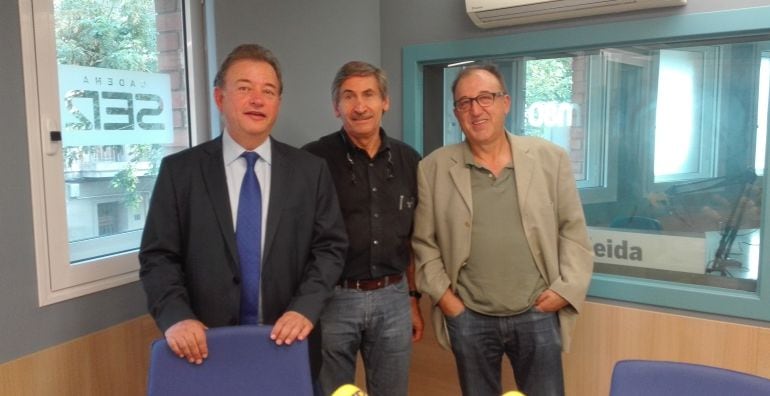 D&#039;esquerra a dreta, Jordi Montanya, Ramon Alturo, i, Carmel Módol, als estudis de Ràdio Lleida