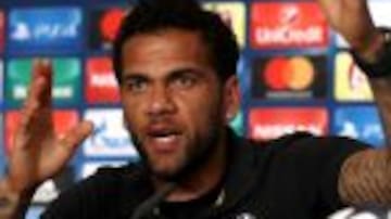 Alves: "Irme gratis del Barcelona fue una hostia con clase"