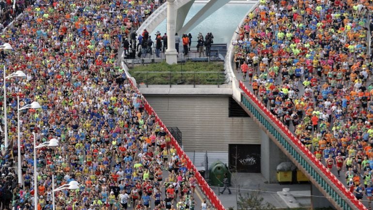 19.000 corredores tomaron la salida de la 36 edición del Maratón de Valencia-Fundación Trinidad Alfonso EDP, 