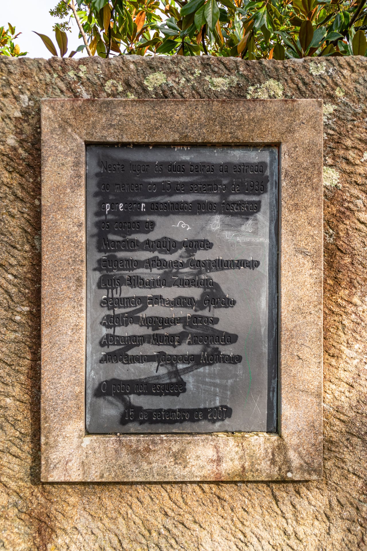 Monumento vandalizado en Cabral