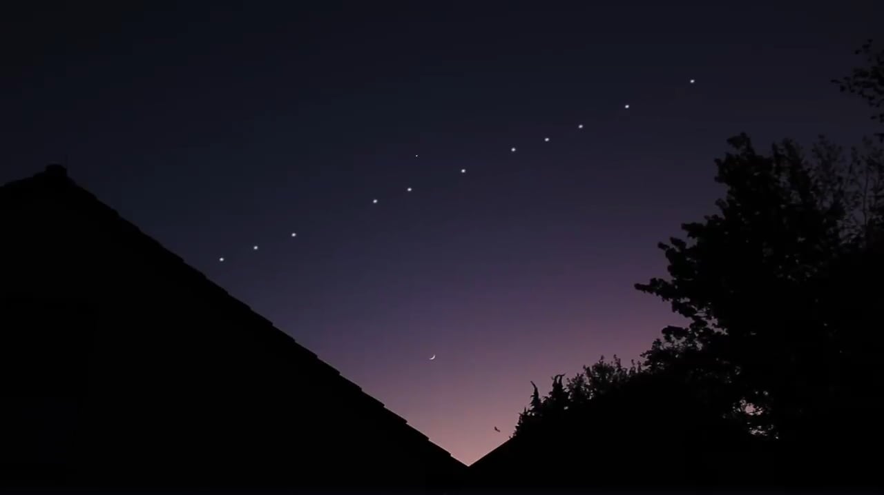 Red de satélites de Elon Musk vistos en los cielos de Canarias.