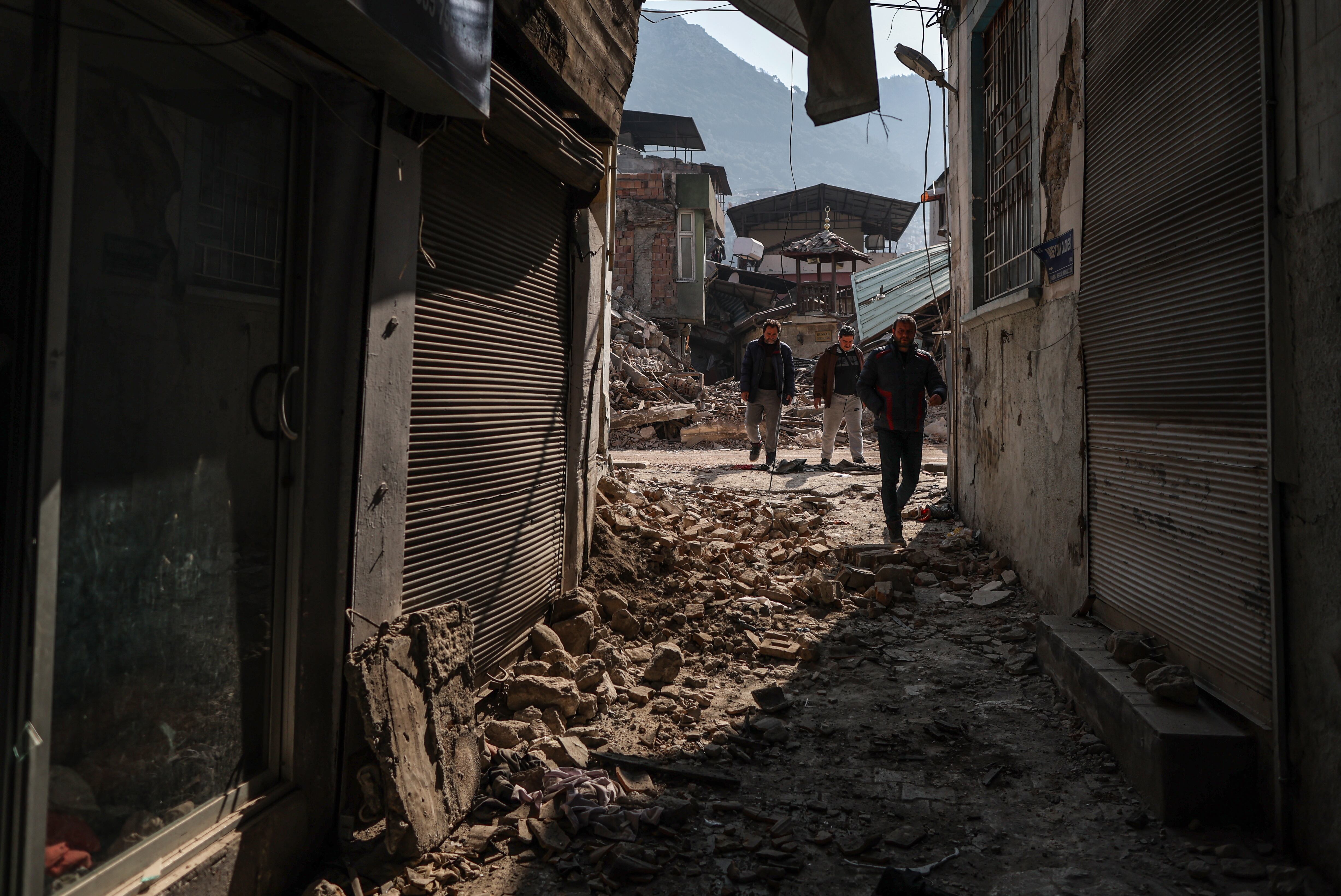 La vida cotidiana tras los fuertes terremotos en Hatay, Turquía