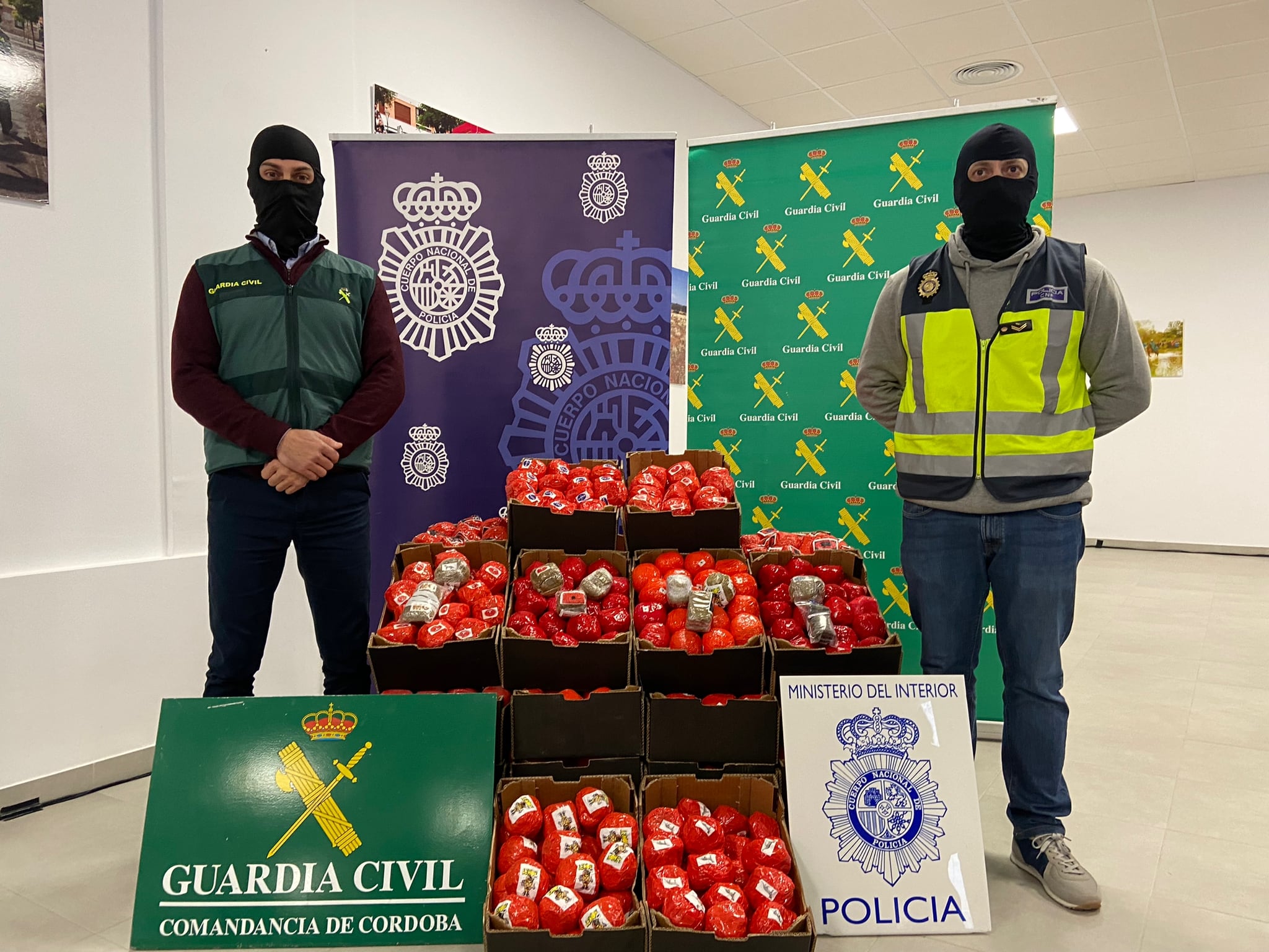 Incautación de la Califa Trucks, operación conjunta de CNP y Guardia Civil contra el narcotráfico