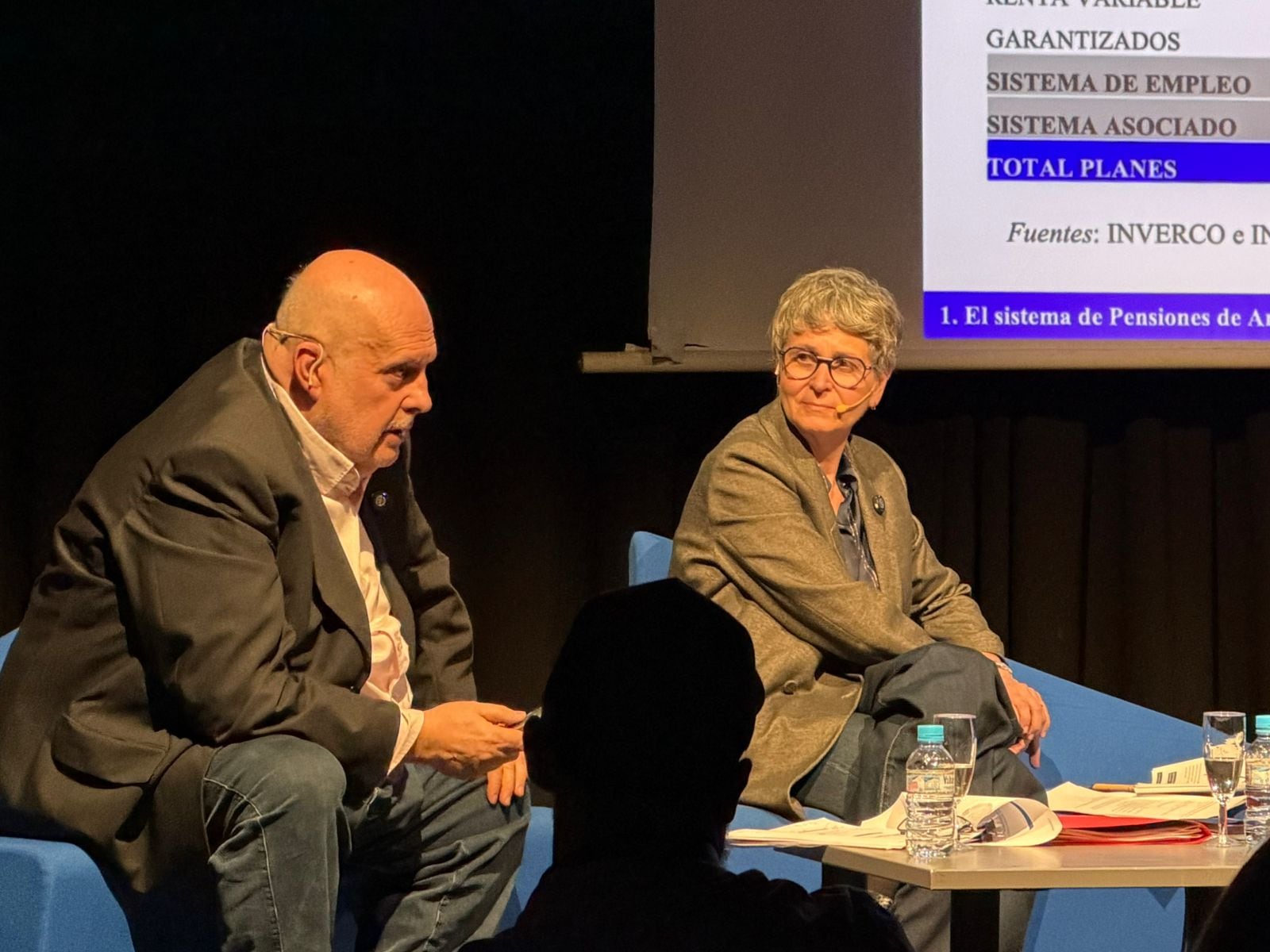 El catedràtic en hisenda pública, Ignacio Zubiri, durant la conferència sobre els sistema de pensions organitzada pel PS aquest dimecres