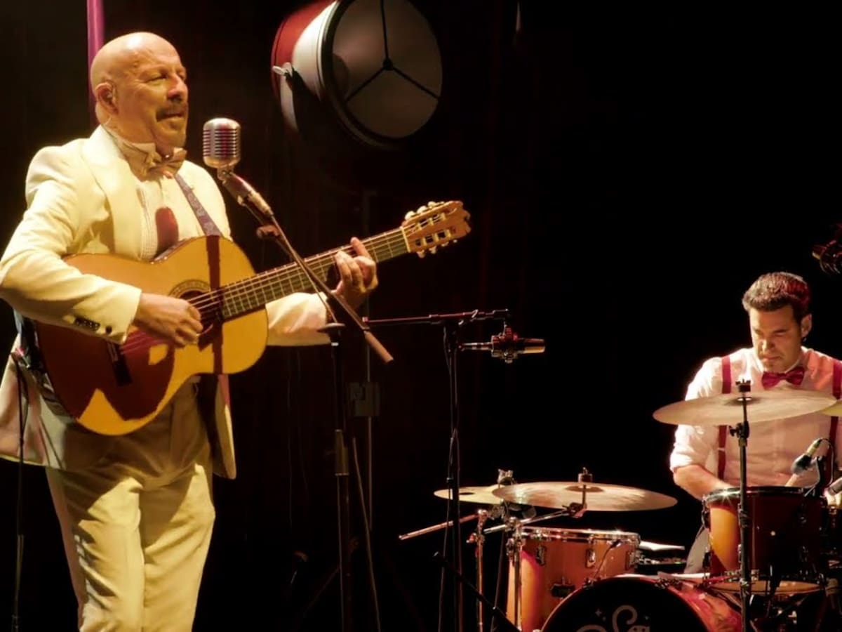 Javier Ruibal: “Saturno Cabaret es un homenaje a las generaciones de una España difícil en blanco y negro”