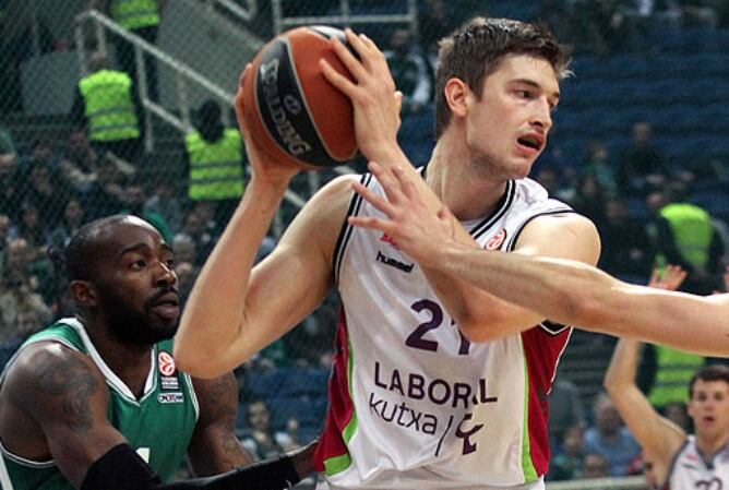 Pleiss, decisivo en la victoria de Laboral Kutxa