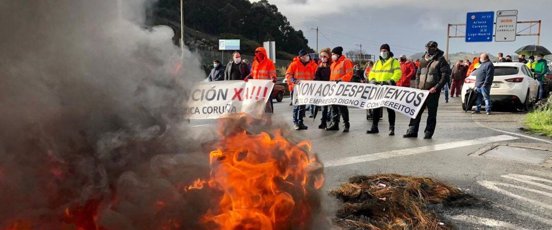 Nueva jornada de movilizaciones de trabajadores de Alu Ibérica en A Coruña 