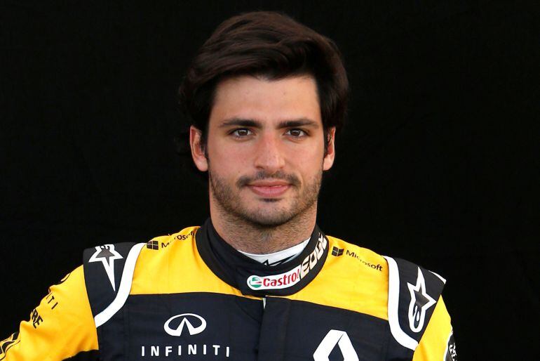 Carlos Sainz  posa para los medios en Albert Park  