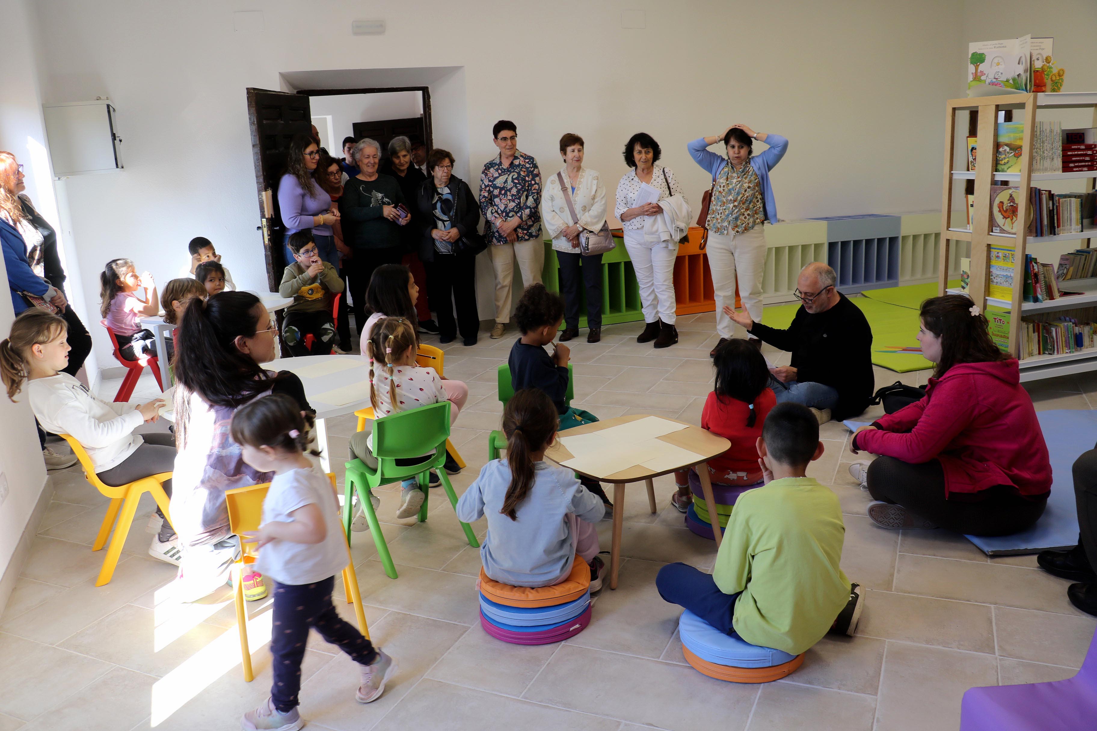 Área infantil de la biblioteca
