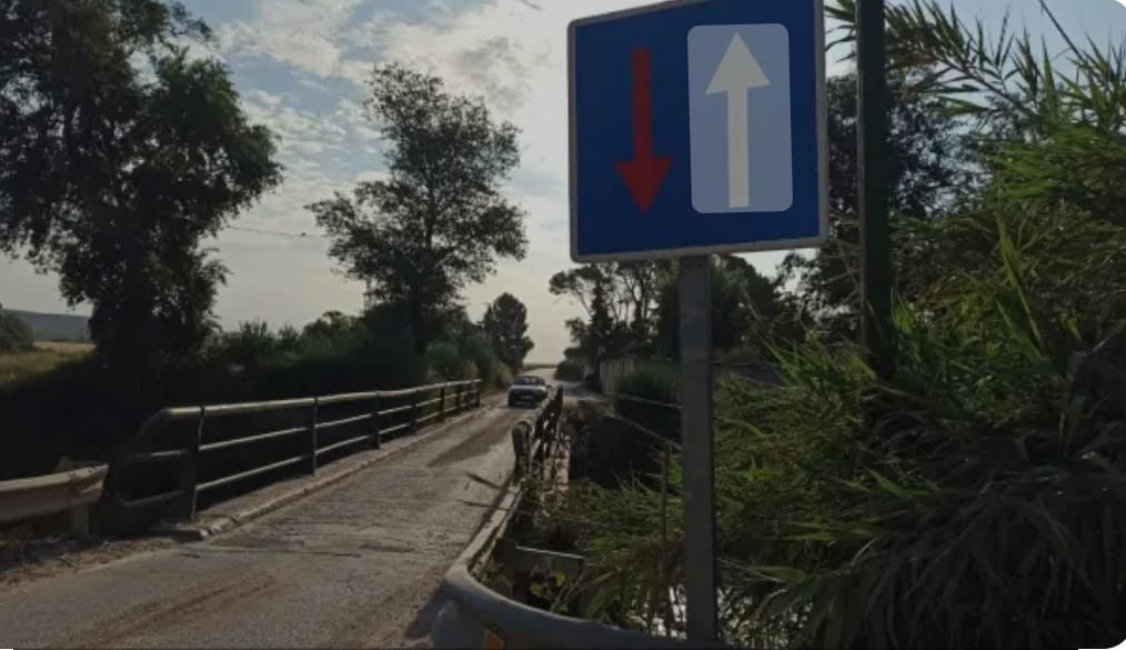 Carretera A-6000 que conecta Mengíbar con Villargordo y Torrequebradilla.