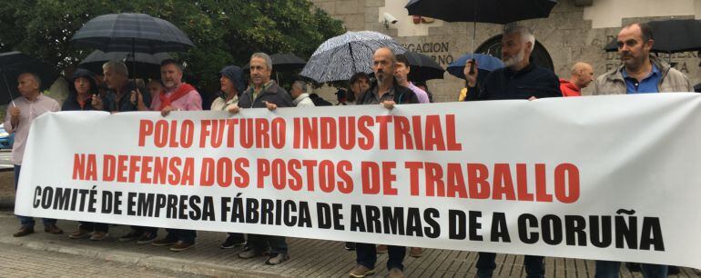 Concentración de trabajadores de la Fábrica de armas