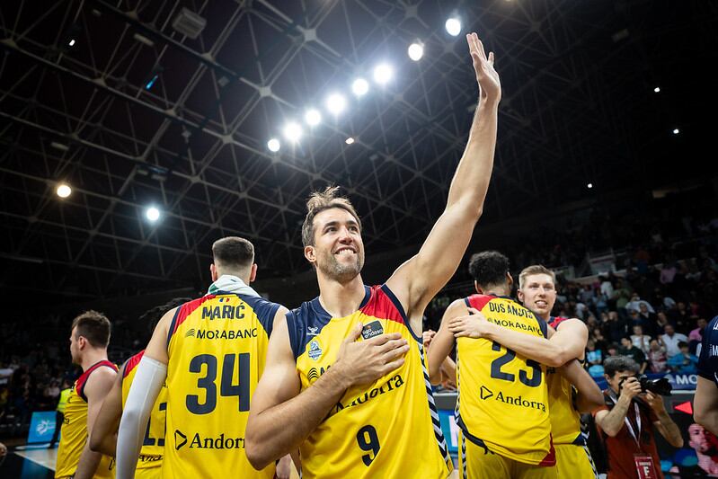 Nacho Llovet en un dels partits de la passada temporada a l'ACB. El fins ara capità del MoraBanc no continuarà la propera temporada al conjunt tricolor.