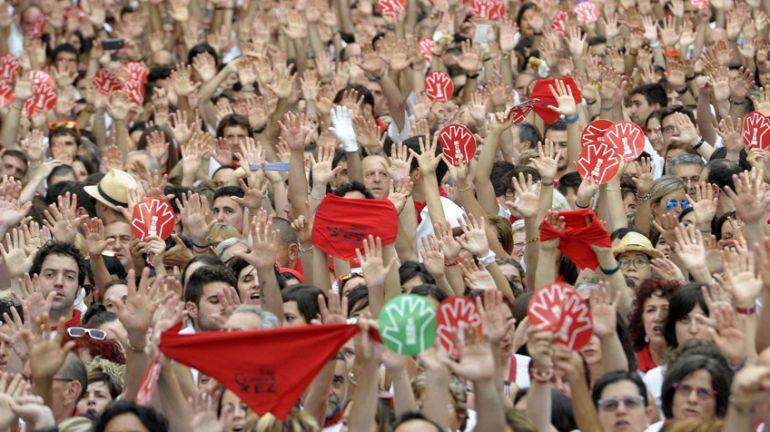 Manifestación en Pamplona tras la violación múltiple de la que se acusa a los cinco jóvenes.