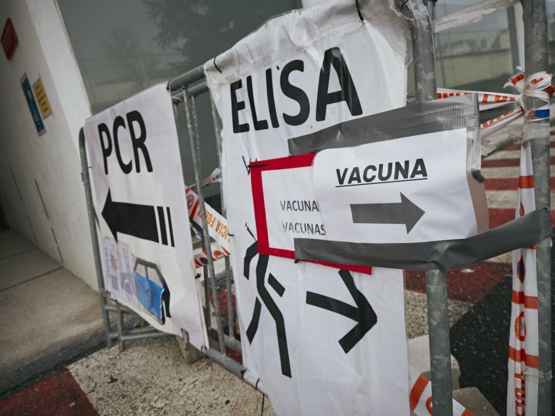 Indicadores de vacunación y de realización de test antígenos y PCR de detección del COVID-19 en el Recinto ferial de Navarra (REFENA)