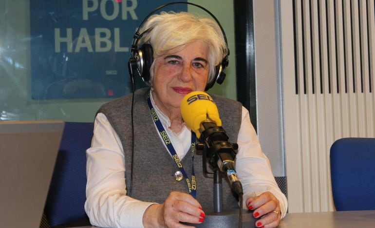 Paquita Sauquillo, en los estudios de la Cadena SER