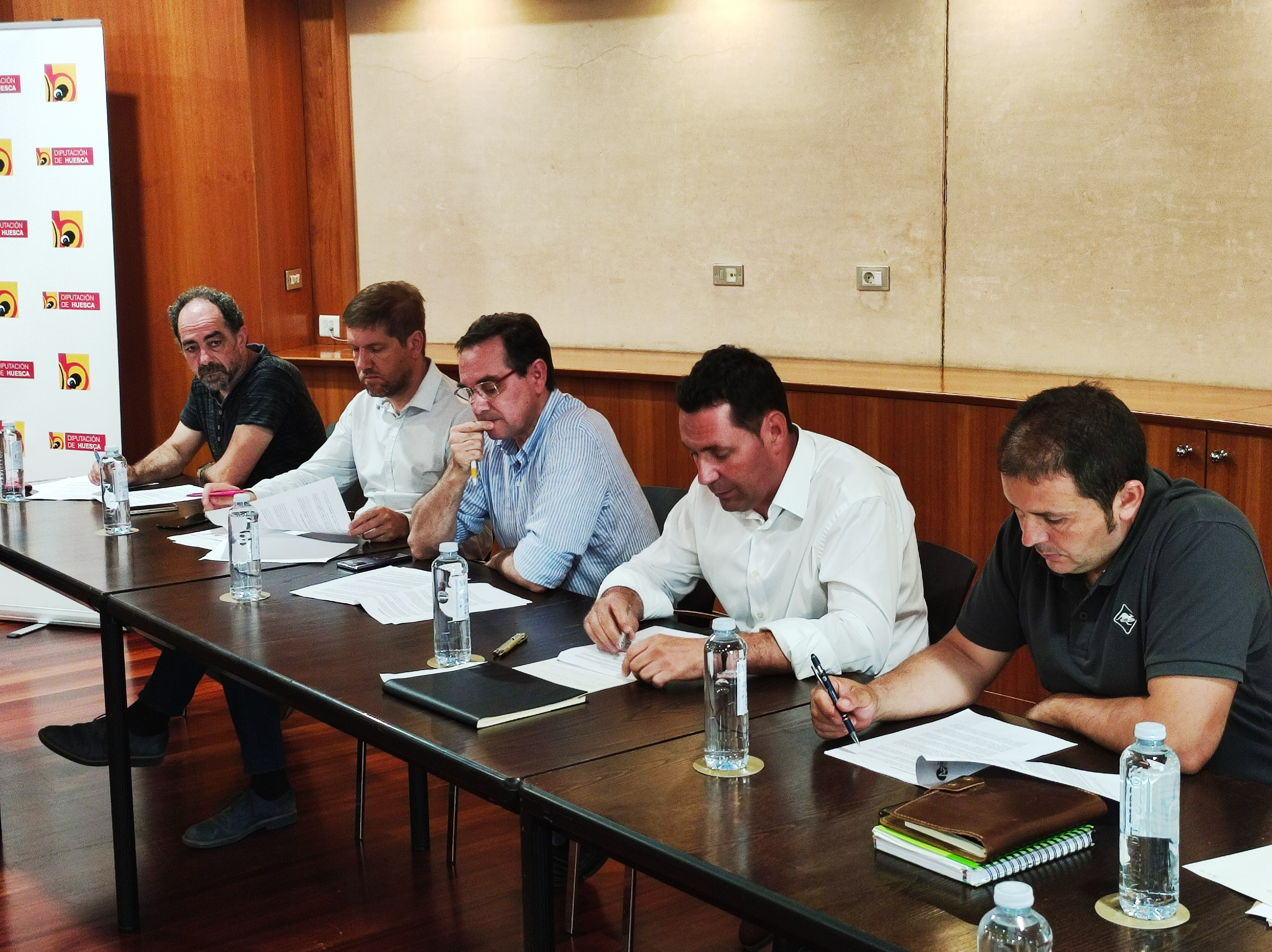 Ejecutiva de Adelpa en la reunión.