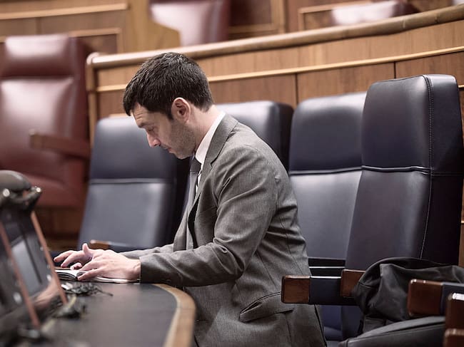 El ministro de Derechos Sociales, Consumo y Agenda 2030, Pablo Bustinduy, en el Congreso.