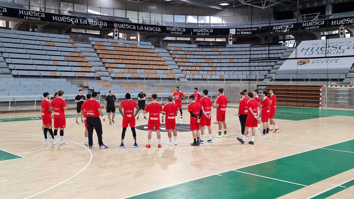 Bada Huesca vuelve a los entrenamientos y disputará tres amistosos en enero