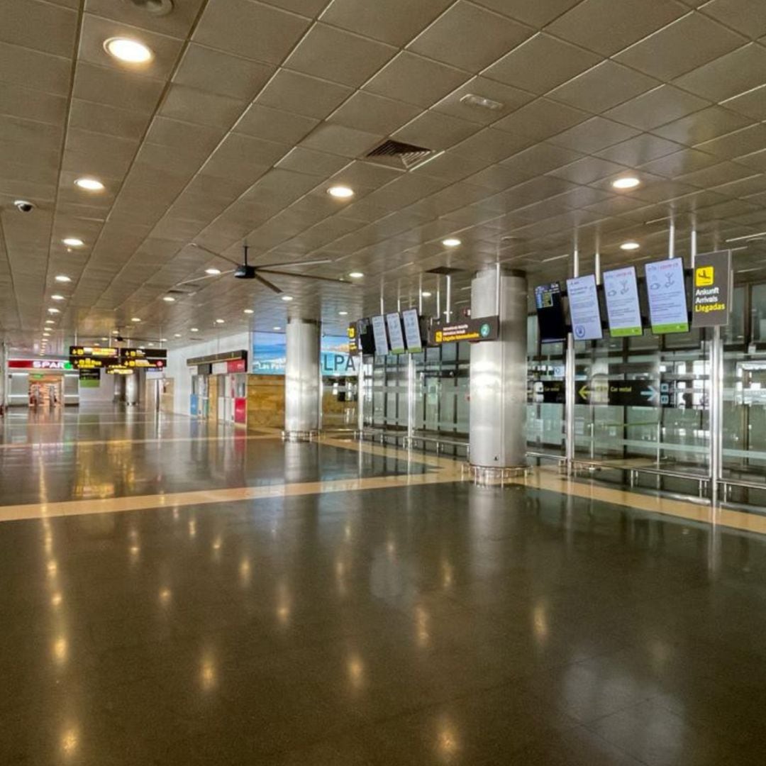 Terminal de llegadas internacionales en el Aeropuerto de Gran Canaria. 