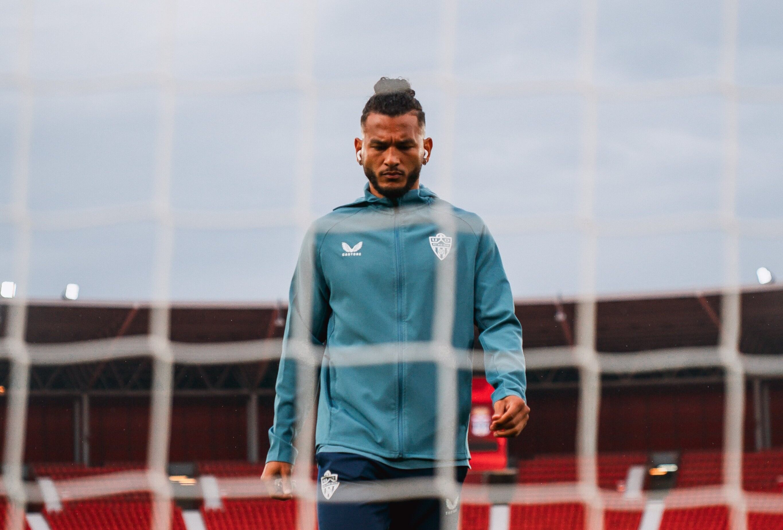 El delantero colombiano, siempre con el gol en la cabeza.