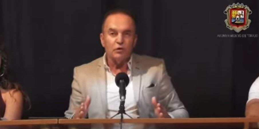 Jesús Machín, alcalde de Tinajo, en el último pleno.