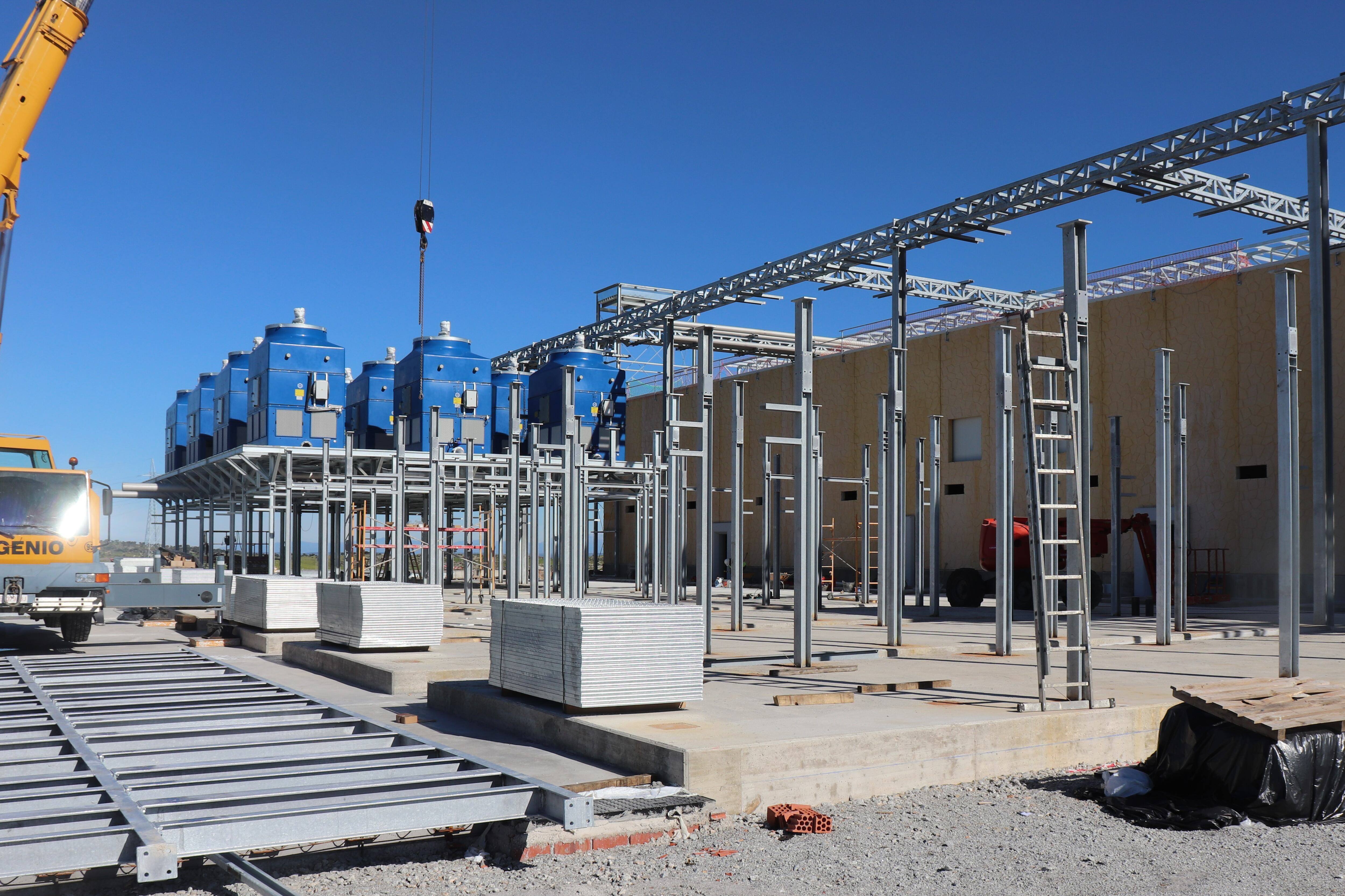 TRUJILLO (CÁCERES), 20/02/2024.- Imagen de las obras de construcción de la fábrica de diamantes sintéticos en Trujillo (Cáceres), cuya producción comenzará en otoño de este año. EFE/Vicente Roso